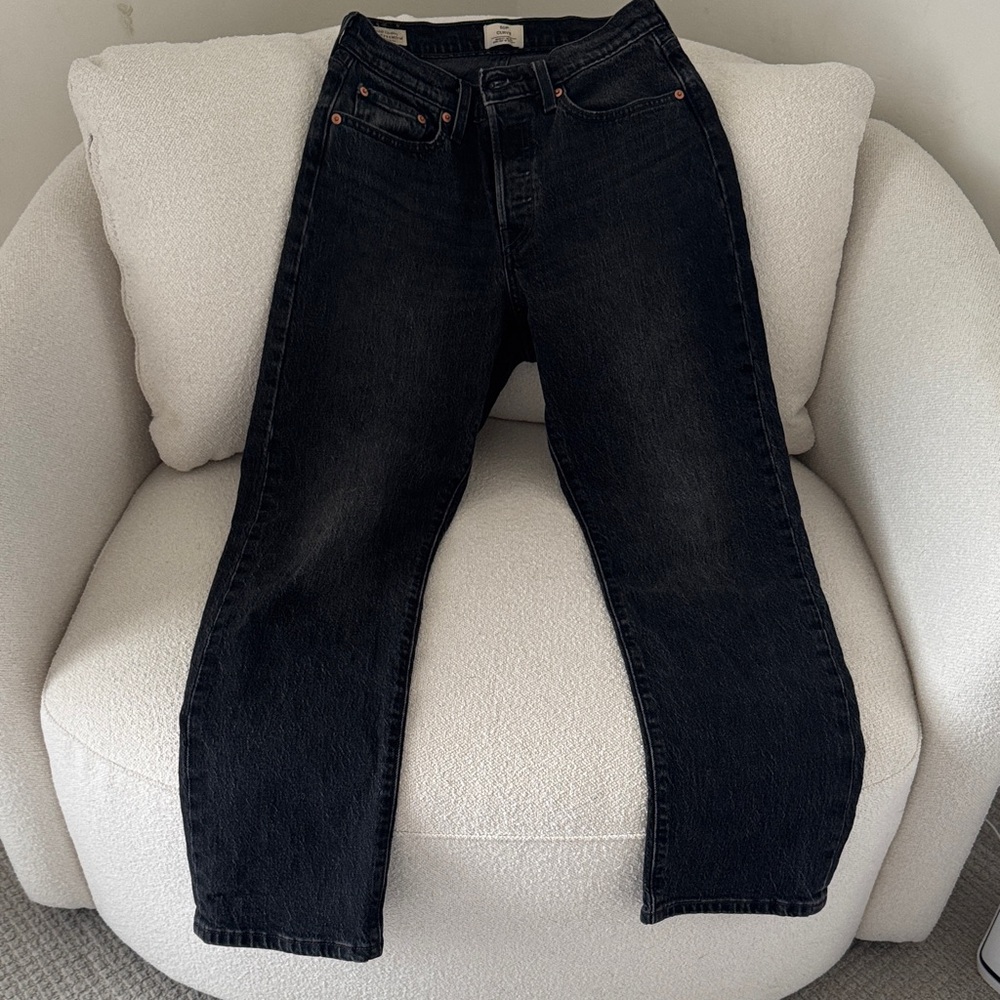 Levi's Women's Black Straight Leg Jeans